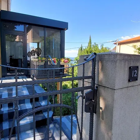 Engine Guest house 4*