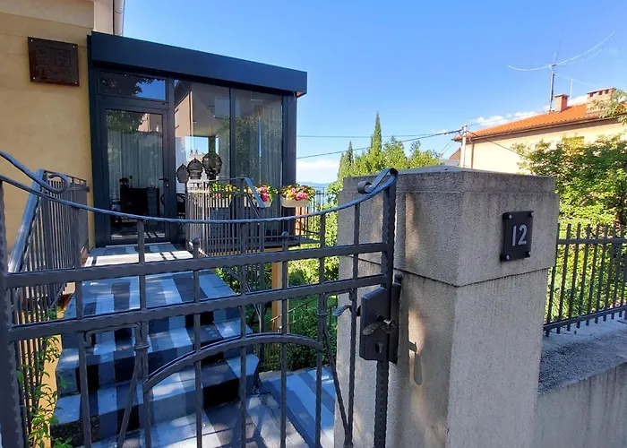 Engine Guest house 4*